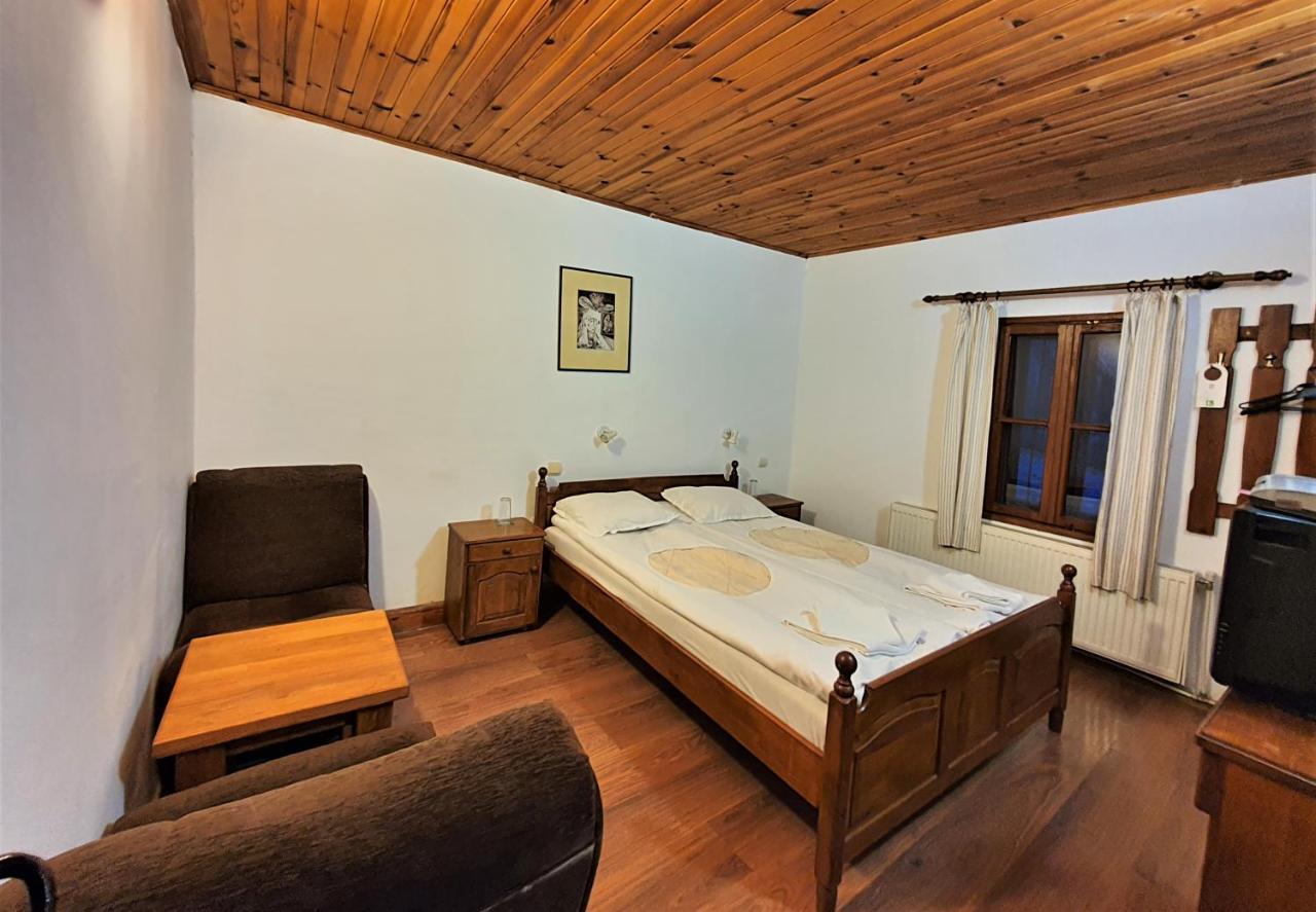 Yakovtsi Inn Esterno foto
