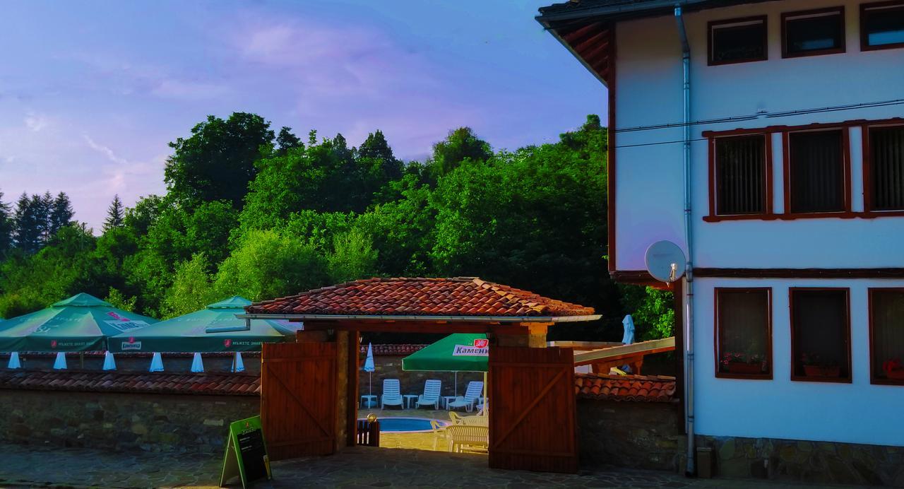 Yakovtsi Inn Esterno foto